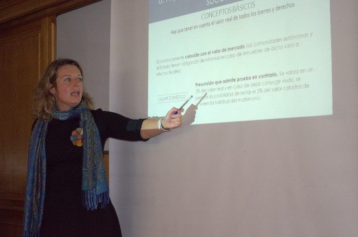 María Isabel Toledo, Directora de Roleplayjurídico, impartió la ponencia sobre Redacción de Cuaderno Particional  e Impuesto de Sucesiones a través de ANAGSE