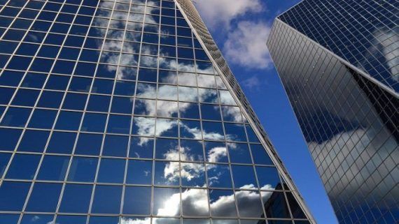 El valor del retraso en el plazo de entrega en la resolución del contrato