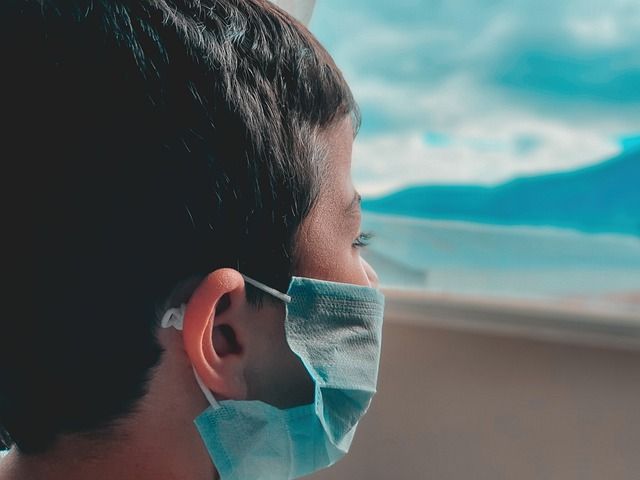 Criterios legales y jurisprudenciales en la adopción de medidas cautelares para garantizar la seguridad y salud en el trabajo. Incluye cita de resoluciones